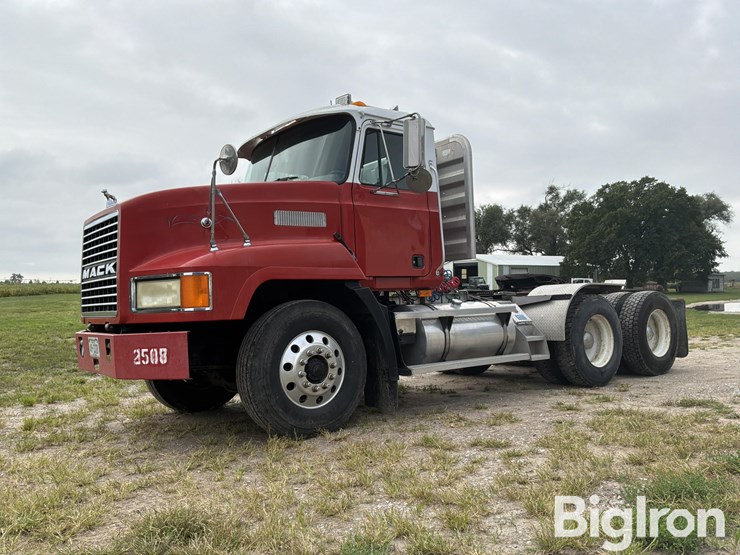 1998-mack-ch613-image-1