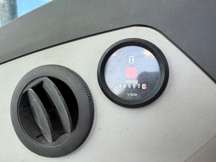 caterpillar-420e-image-94