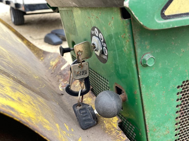 john-deere-318-image-30