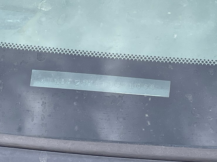#2768-•-2001-toyota-camry-(title-in-delay)-image-110
