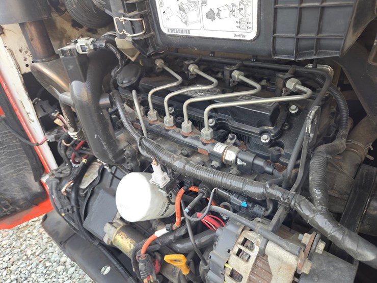 2014-bobcat-s570-image-30