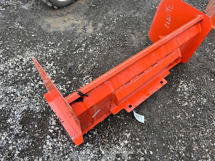 kc-48”-mini-skid-steer-snow-pusher-image-2