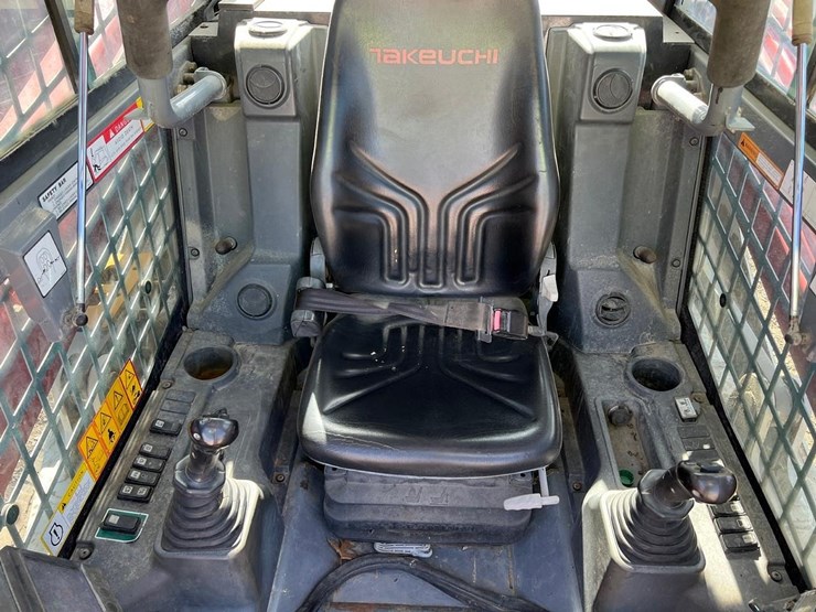 2017-takeuchi-tl12v2-image-18