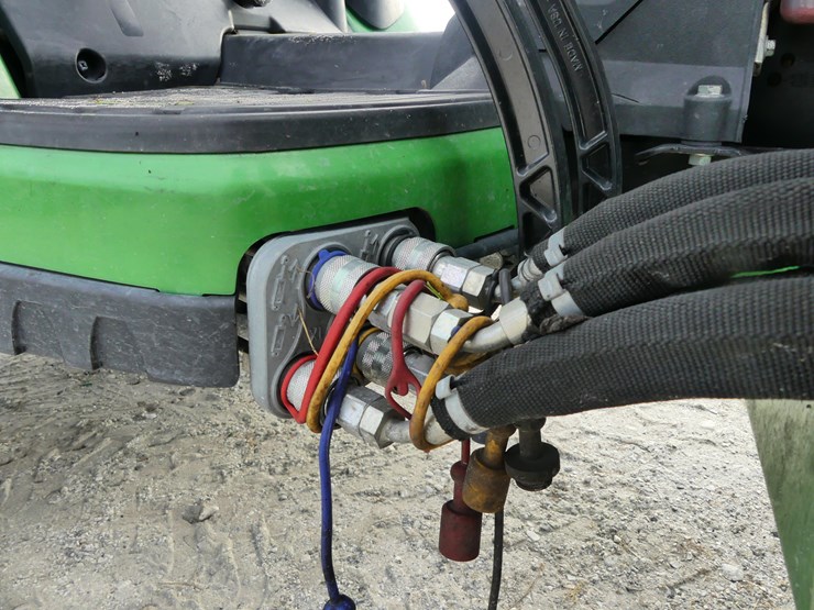 john-deere-1025r-image-15