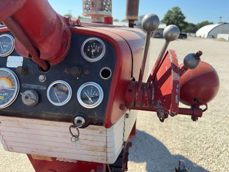 farmall-560-image-30
