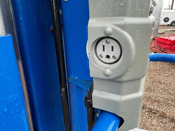 #4647-•-upright-25'-personnel-lift-image-13