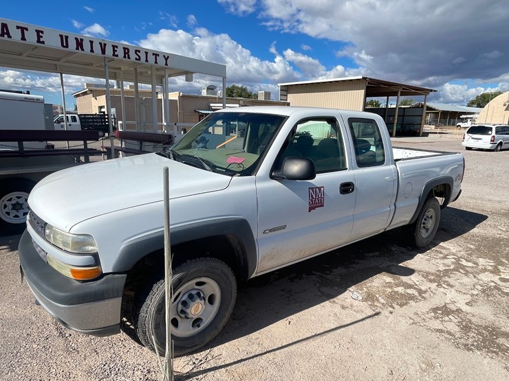 2002-chevrolet-silverado-2500-image-1