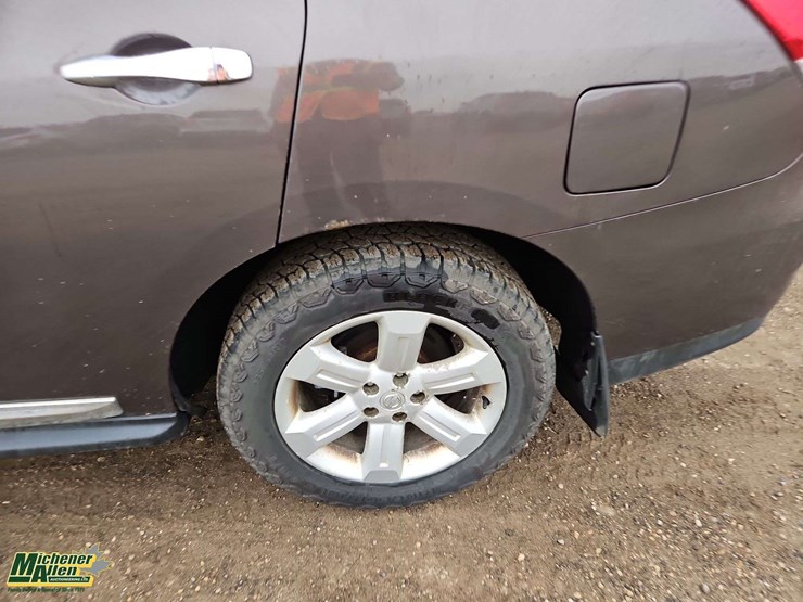 2015-nissan-pathfinder-image-9