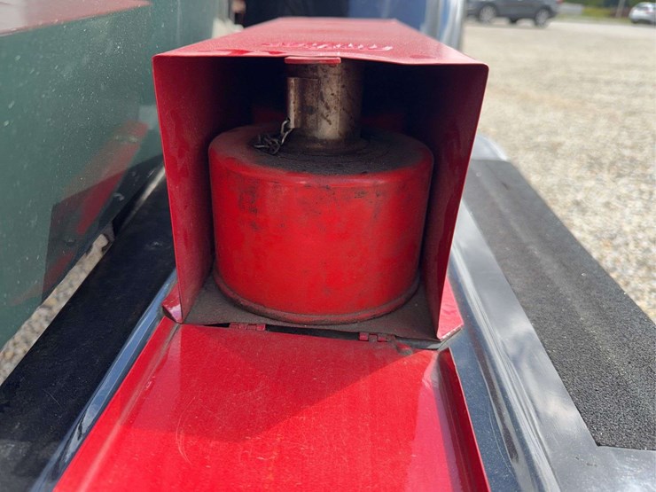 exceptional-international-kb-7-truck-with-fifth-wheel-hitch-image-40