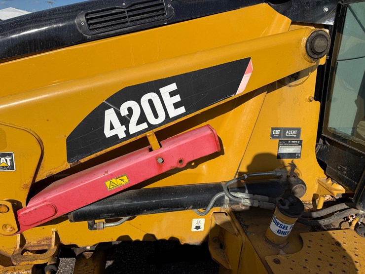 caterpillar-420e-image-21
