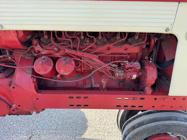 farmall-560-diesel-image-16