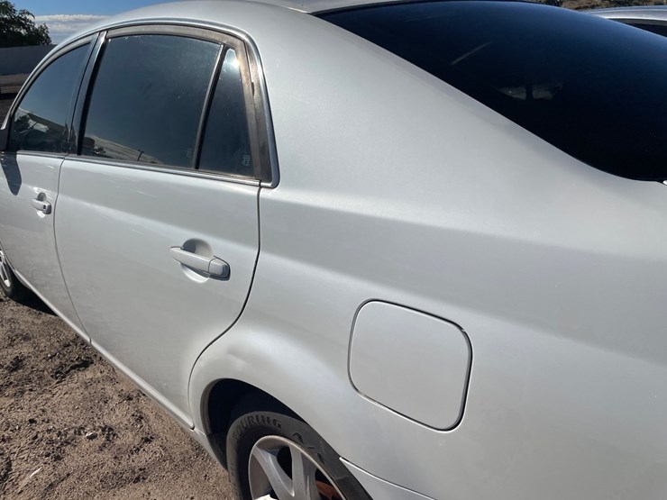 #2762-•-2005-toyota-avalon-(title-in-delay)-image-20