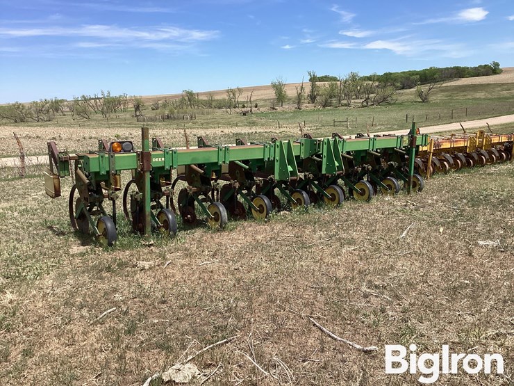 john-deere-885-image-3