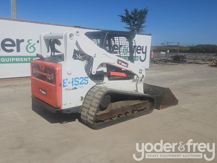 2016-bobcat-t740-image-4