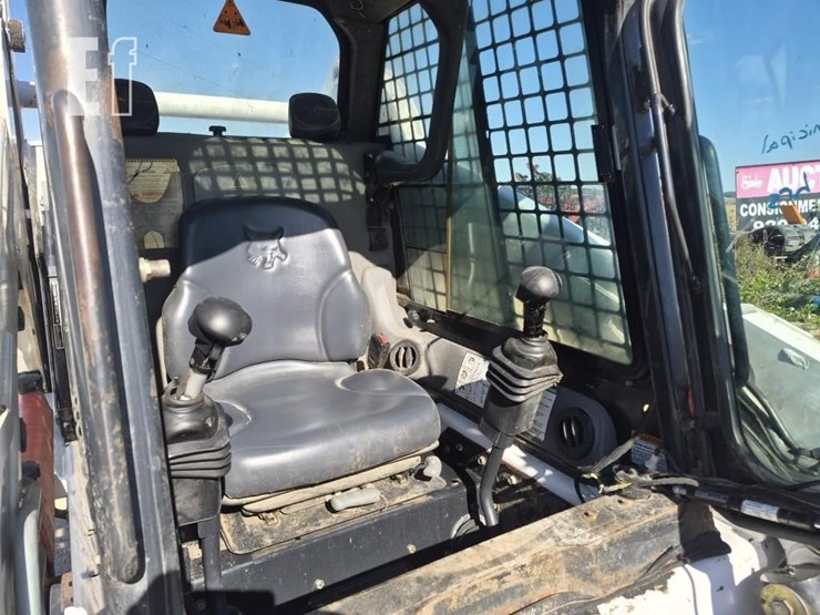 2010-bobcat-s205-image-15