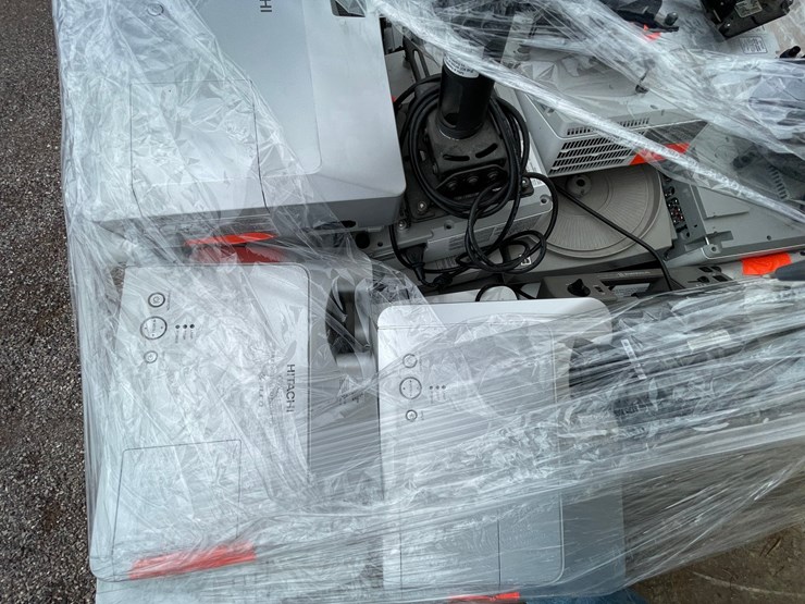 #4685-•-pallet-of-assorted-projectors-image-11