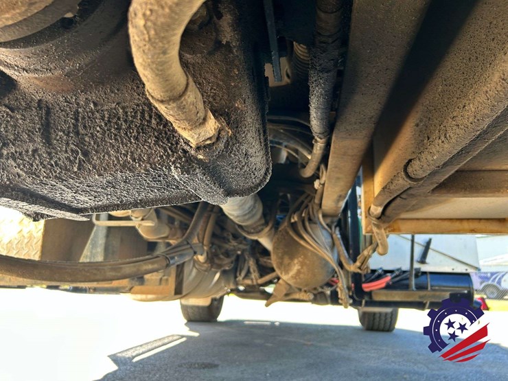 2020-peterbilt-567-image-92
