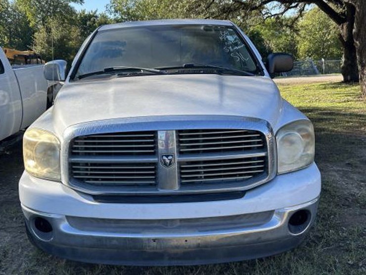 2008-dodge-ram-1500-image-2