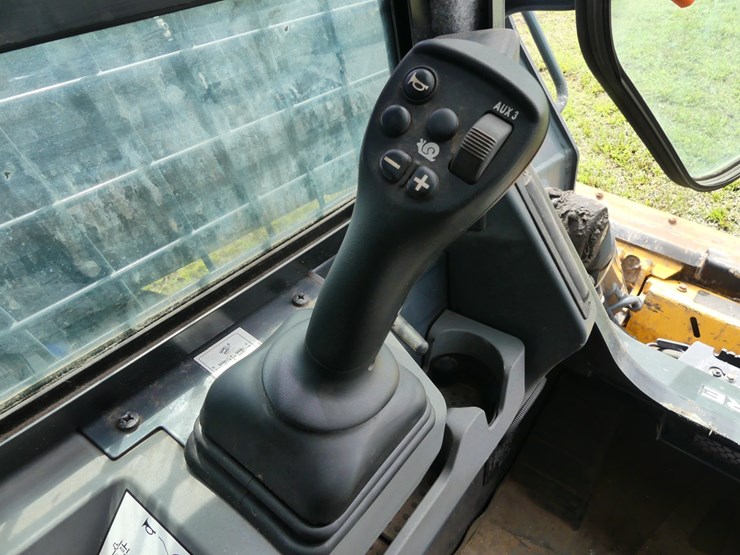 2025-deere-333p-image-16
