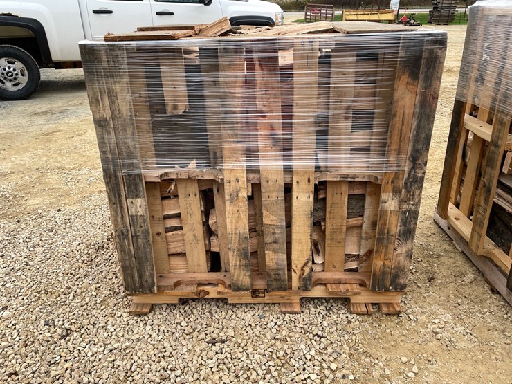 #3052-•-pallet-of-oak-firewood-image-5