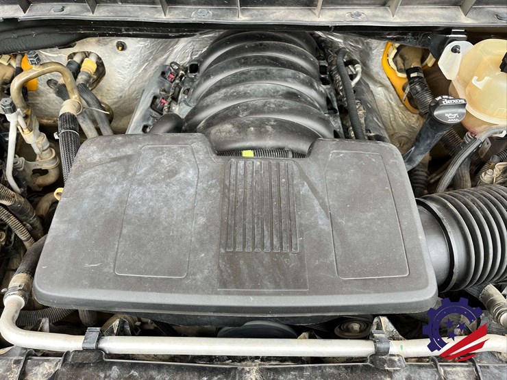 2019-chevrolet-silverado-4wd-pickup-truck-image-35