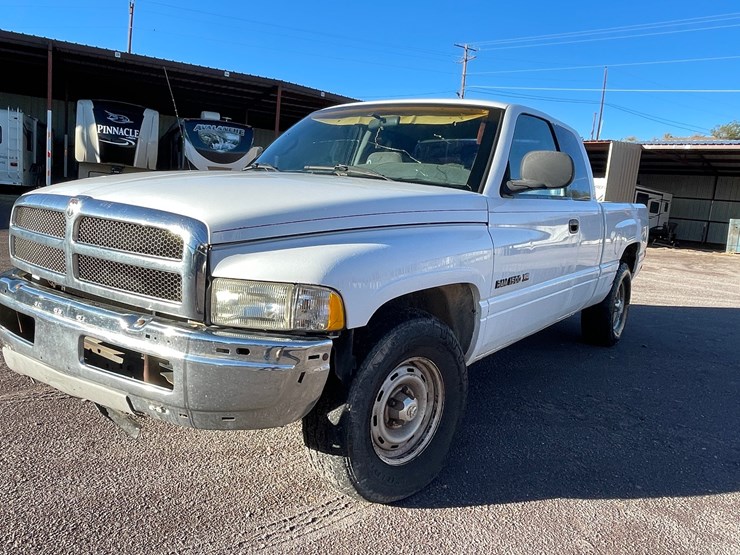 #2760-•-2001-dodge-ram-(title-in-delay)-image-46