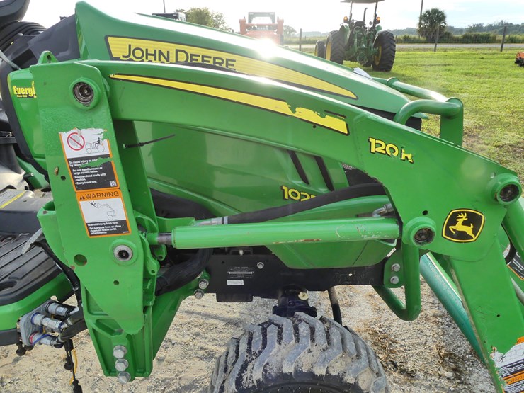 john-deere-1025r-image-11