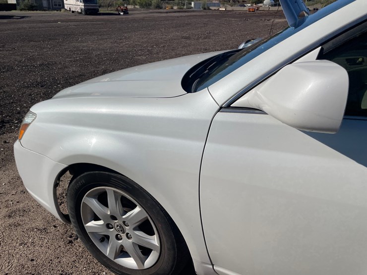 #2762-•-2005-toyota-avalon-(title-in-delay)-image-23