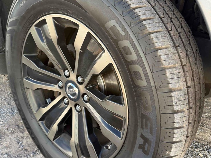 2017-nissan-armada-image-4