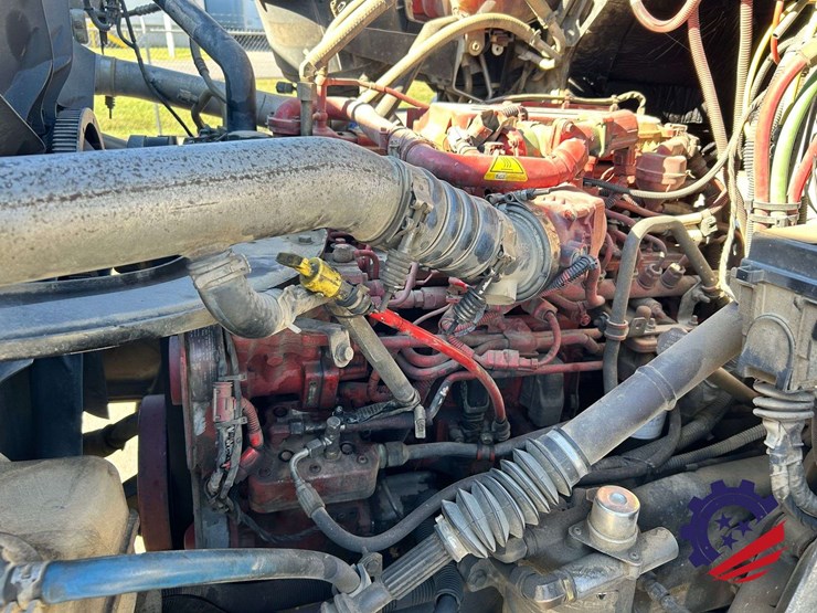 2019-freightliner-114sd-image-135