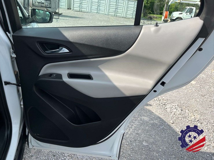 2020-chevrolet-equinox-ls-image-31