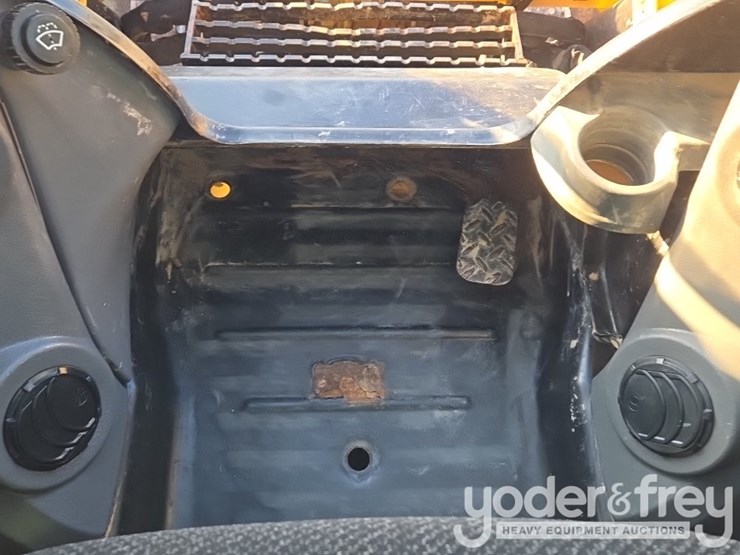 2019-caterpillar-299d2-image-50