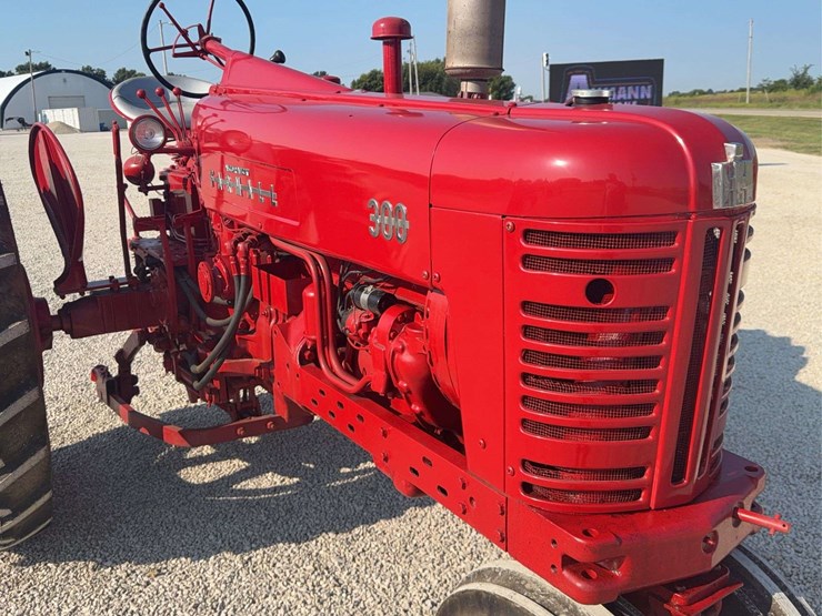 farmall-300-image-12