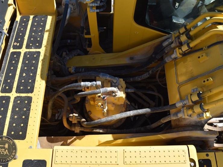 2019-komatsu-pc490-lc-11-image-48