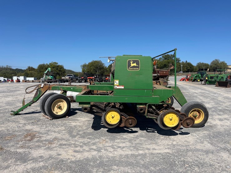 john-deere-750-image-2