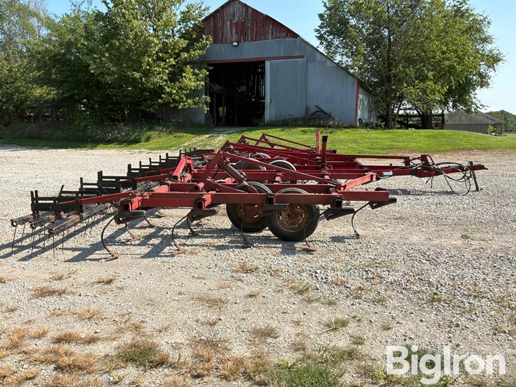 case-ih-4800-image-4