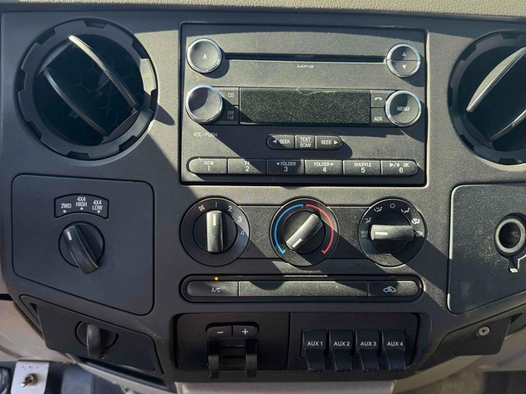2010-ford-f350-xl-image-17
