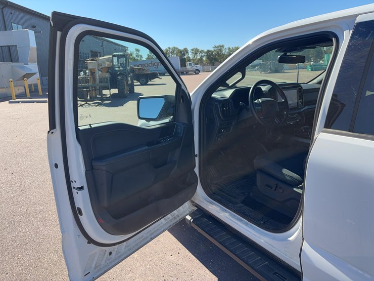 2024-ford-f150-xlt-image-17