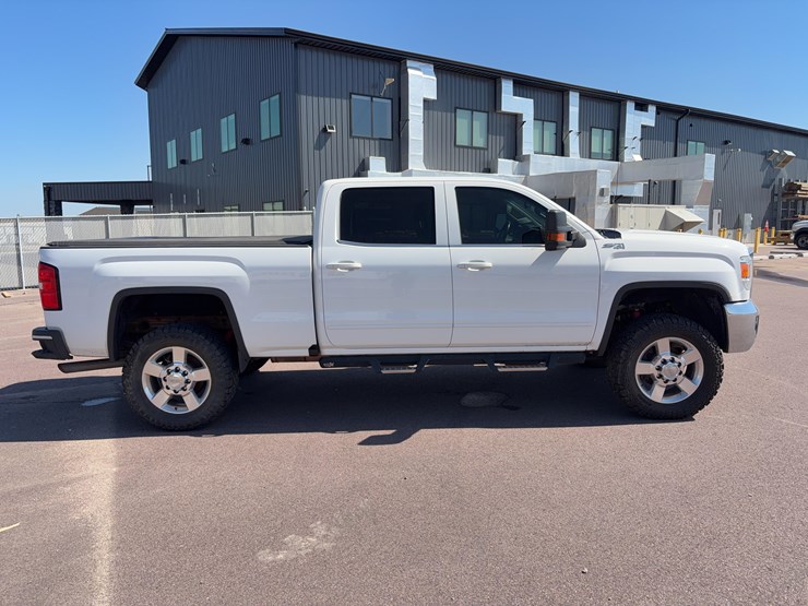 2019-gmc-sierra-2500-image-3