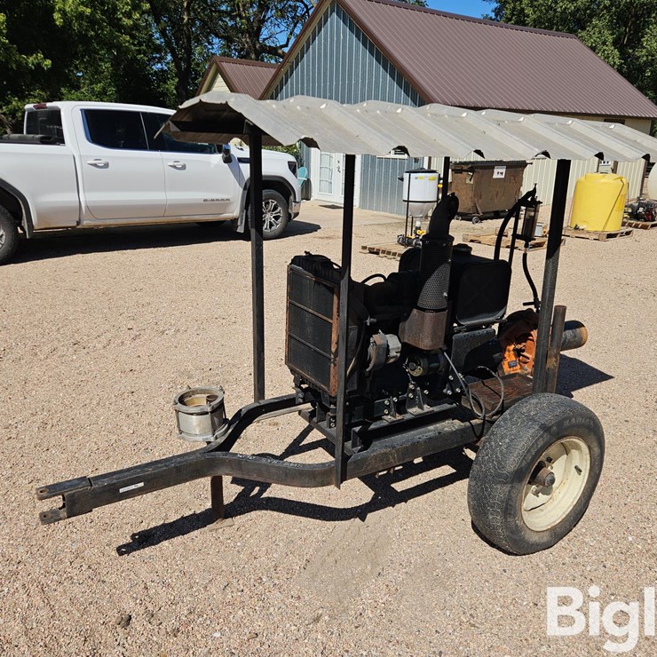 Berkeley B3ZRM-CW Portable Water Pump W/Isuzu Diesel Power Unit
