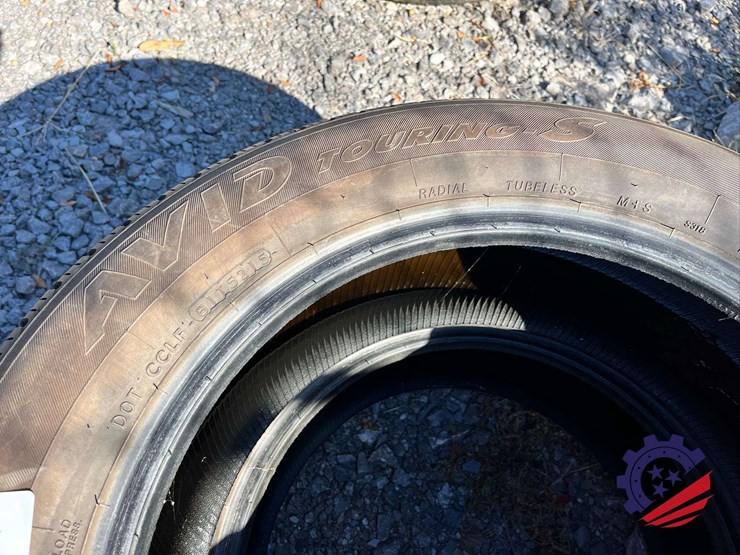 yokohama-215/65r17-avid-touring-s-tires-image-4