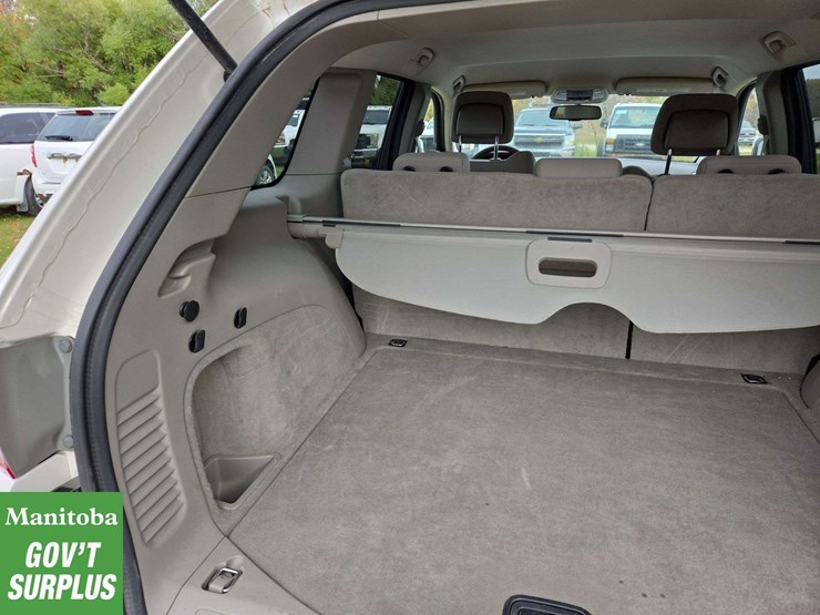 2011-jeep-grand-cherokee-image-25