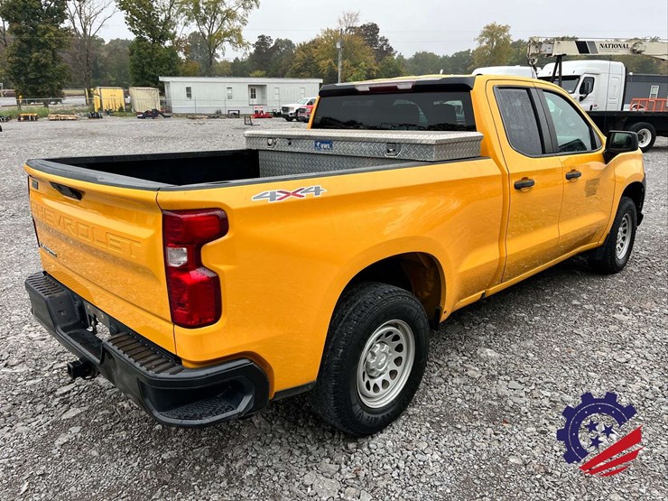 2019-chevrolet-silverado-4wd-pickup-truck-image-26
