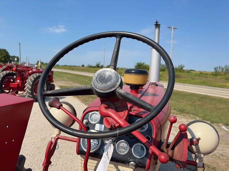 farmall-560-diesel-image-34
