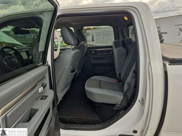 2014-dodge-1500-image-22