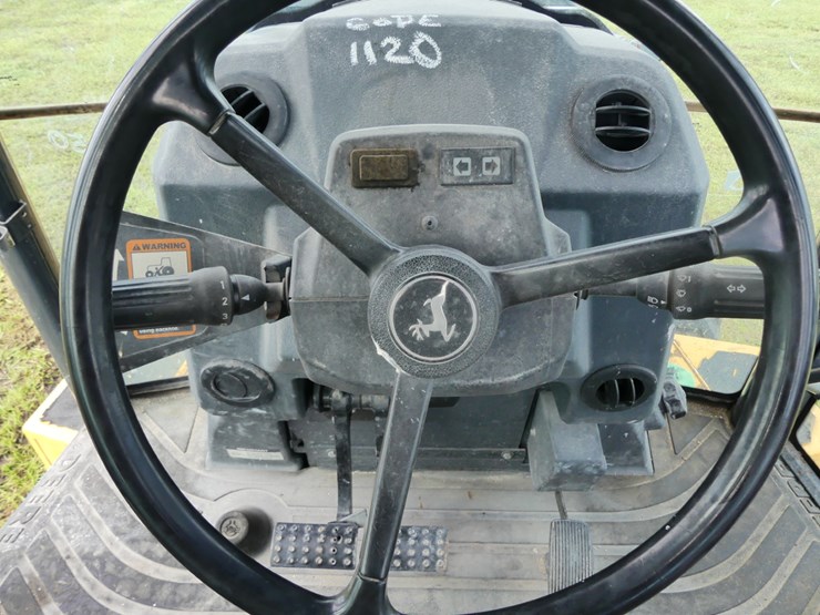 2015-deere-410l-image-27