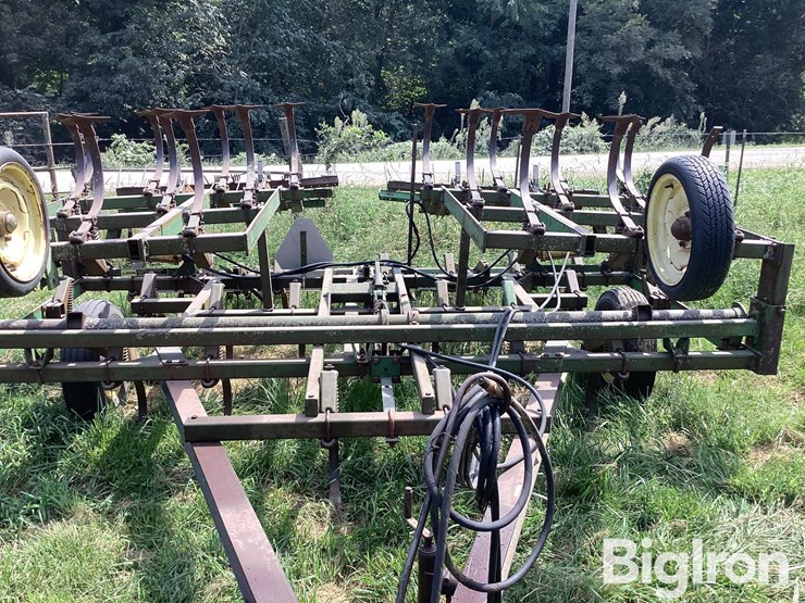 john-deere-1010-image-11