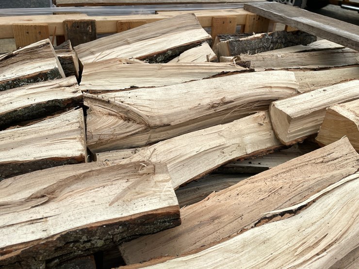 #3053-•-pallet-of-maple-firewood-image-7