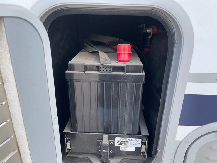#2824-•-2022-lance-travel-trailer,-(has-new-mexico-title)-image-131