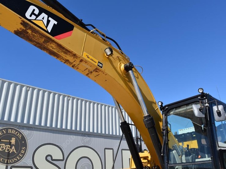 2018-caterpillar-326fl-image-36
